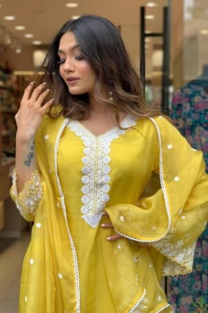 Stylish Blooming Georgette Set