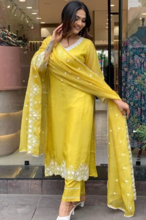 Stylish Blooming Georgette Set