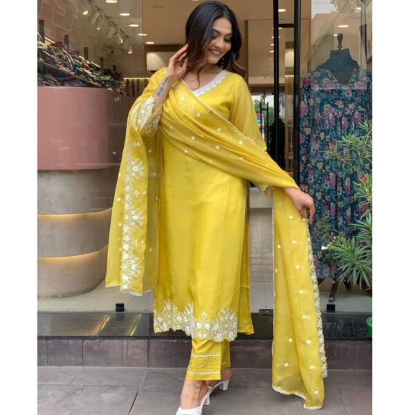 Stylish Blooming Georgette Set