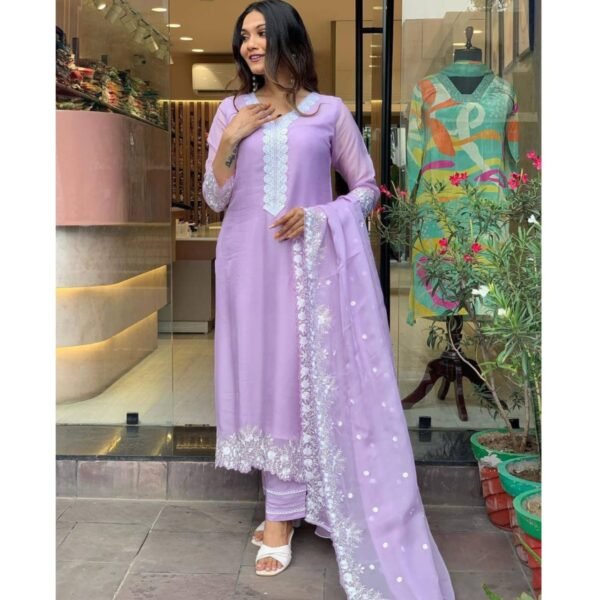Stylish Blooming Georgette Set - Image 3