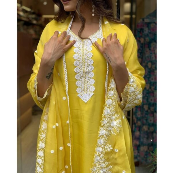 Stylish Blooming Georgette Set - Image 4